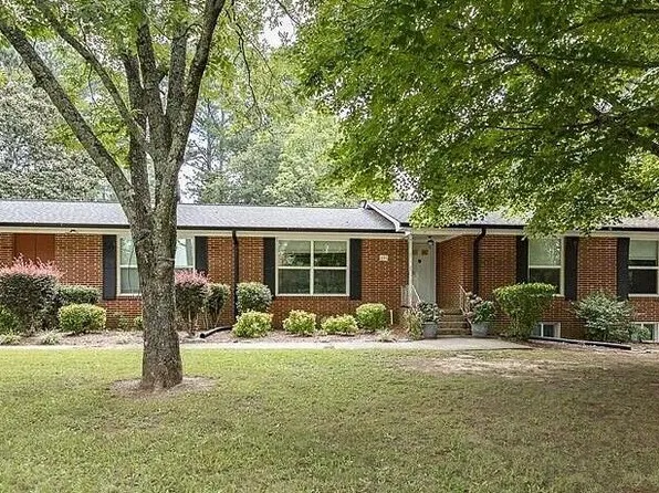 855 Cherokee Rd, Winterville, GA 30683