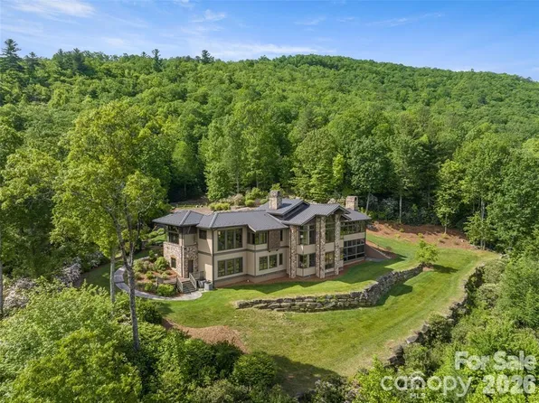 1547 Walnut Cove Rd, Hendersonville, NC 28739