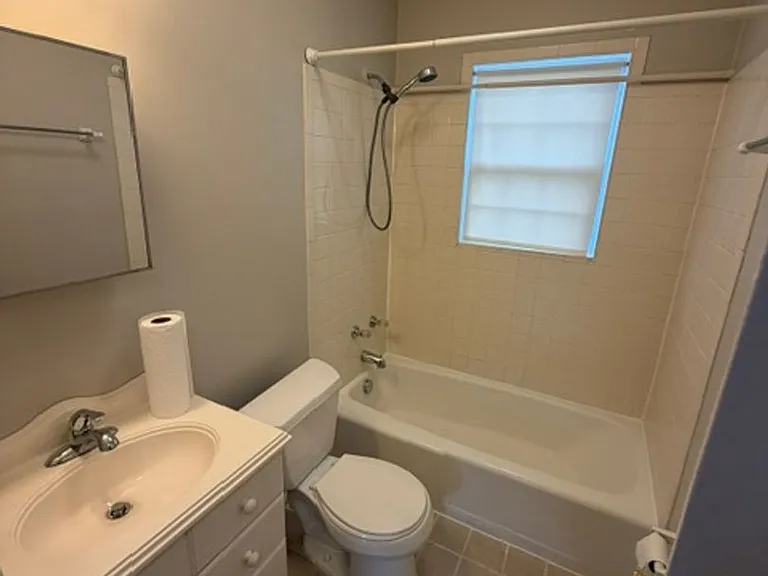 167 Brockwell Ave — Photo 10