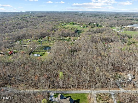 2nd image of 95 Diamond Dr