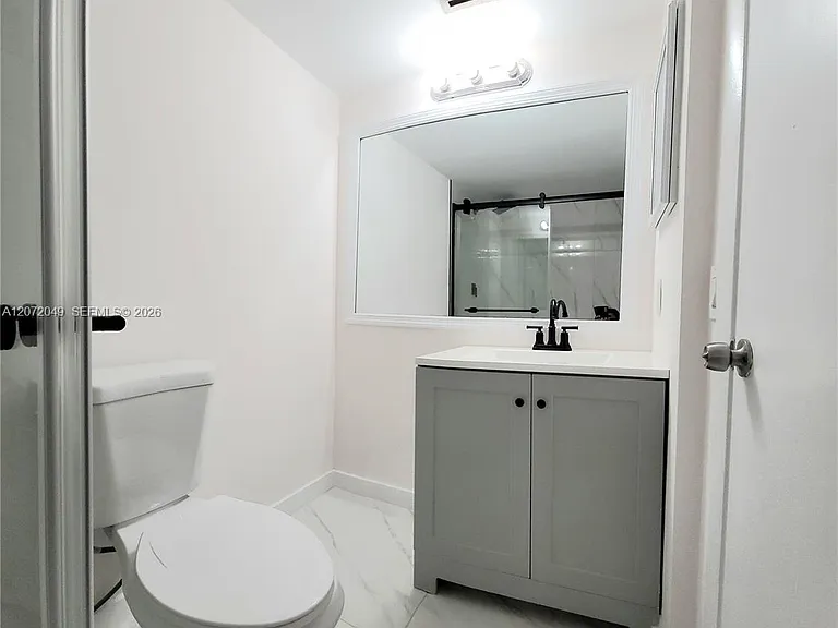 8620 N Sherman Cir #306 — Photo 15