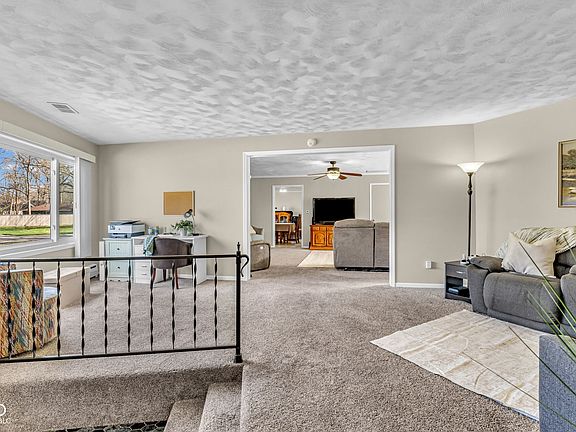 5th image of 7695 Burns Dr