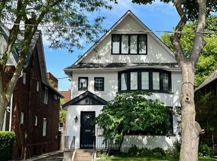9 Highbourne Rd, Toronto, ON M5P 2J1