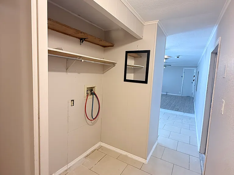 6091 82nd Ter N — Photo 15