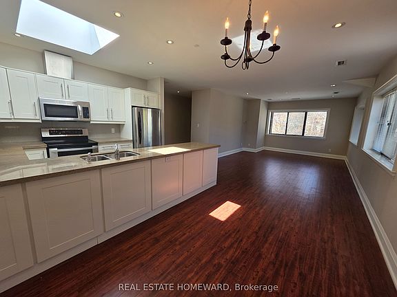 4th image of 425 Queen St E #A