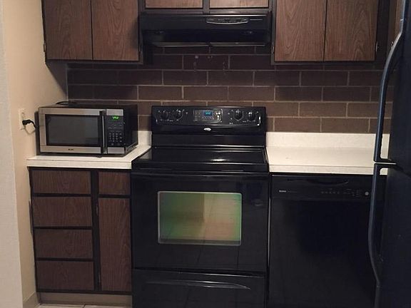 5th image of 2106 Kanawha Blvd E APT 524