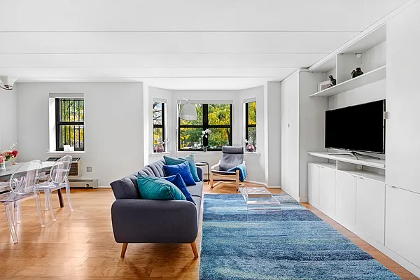 Sold by Compass | media 2