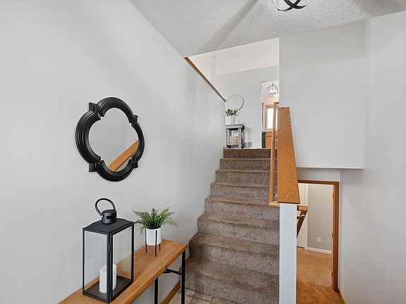 2nd image of 1609 Forest Glen Cir