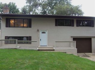 6838 Tyler St, Merrillville, IN 46410
