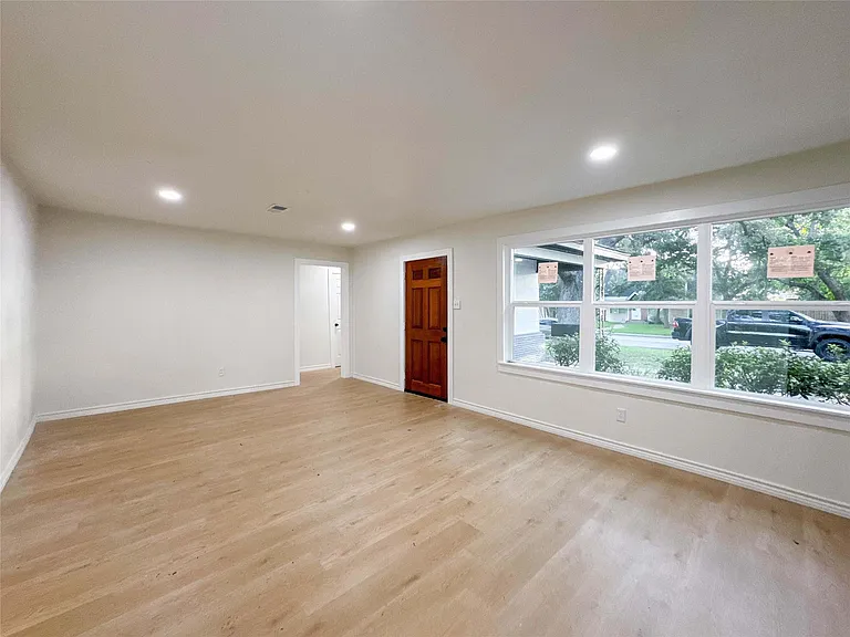 703 Texas Ave — Photo 5