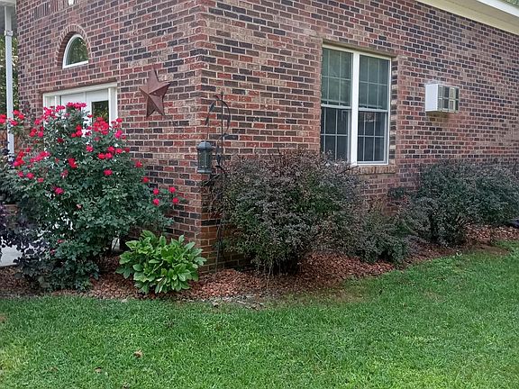 Side view of cottage guest house