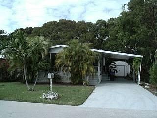 5th image of 818 S Emerald Ln