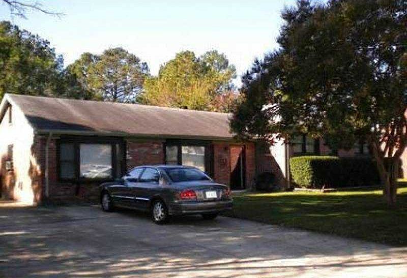 1st image of 5 Woodbridge Dr