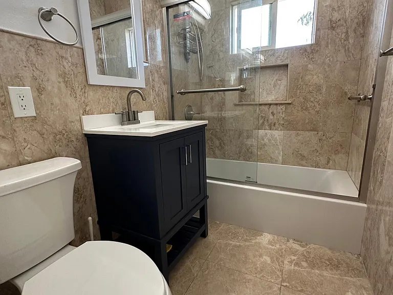 15561 Primrose Ln — Photo 5