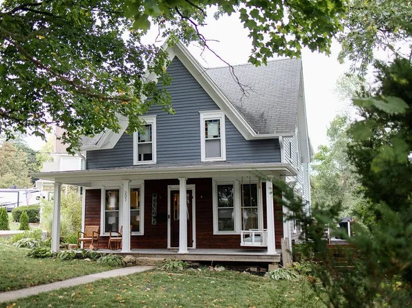 207 Davis St, Mineral Point, WI 53565