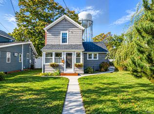 26 Nottingham Ave, Patchogue, NY 11772