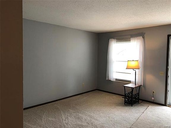 3rd image of 12244 Country Place Dr