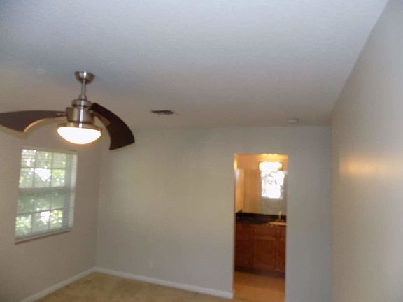5th image of 120 N Lakeside Dr