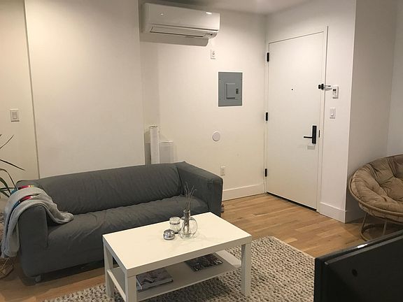 2nd image of 10 Lexington Ave APT 02P