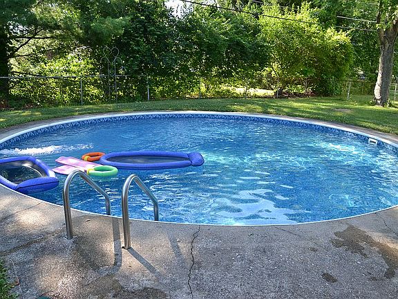 3rd image of 5873 Whippoorwill Hollow Dr