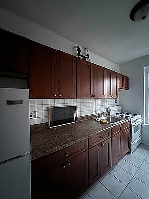 4th image of 3130 Kingsbridge Ave #2B