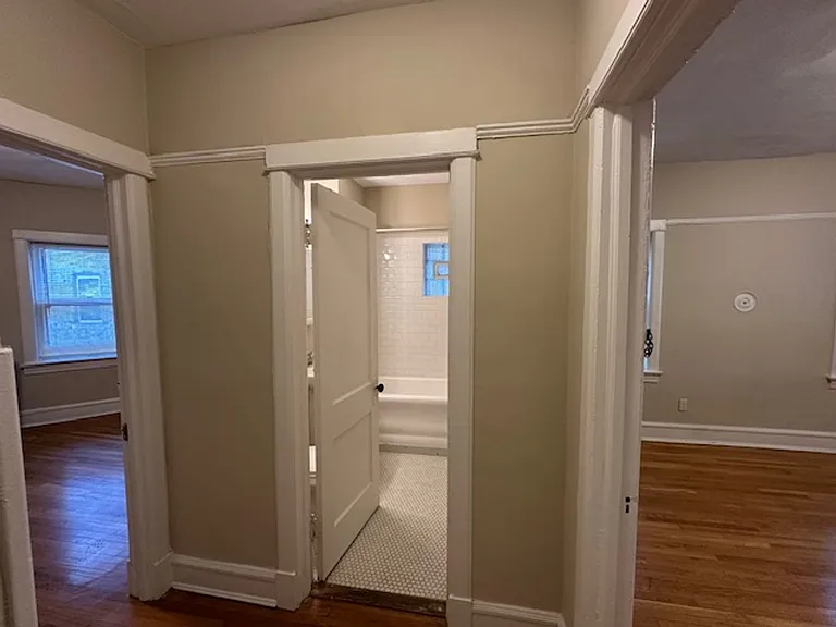 Bright, Spacious 3BR in Prime Upper East Side — Photo 7