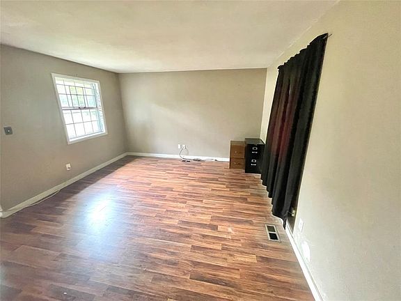 4th image of 10101 Catalina Dr