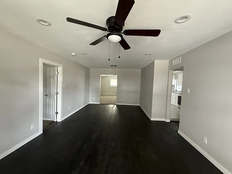 311 Ryan Dr — Photo 9