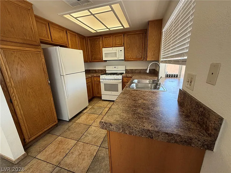 9509 Swan Bay Dr — Photo 24