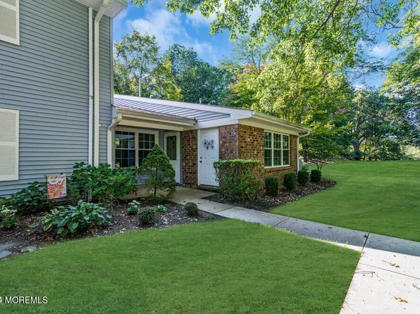 39 Firethorn Circle #339, Red Bank, NJ 07701