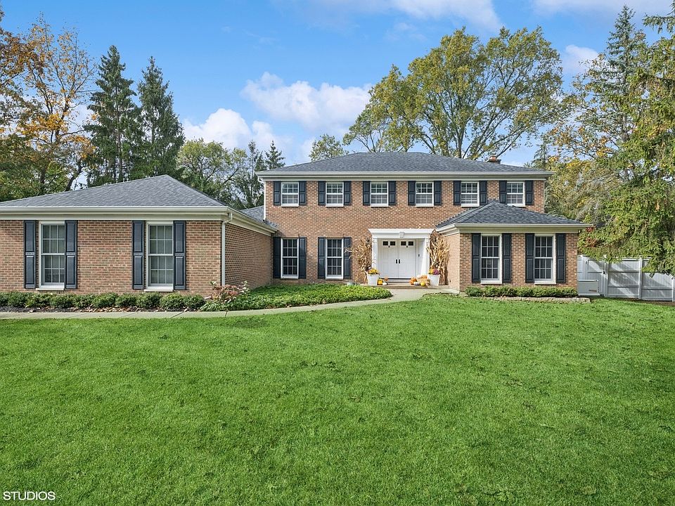 1st image of 1340 Oak Knoll Dr
