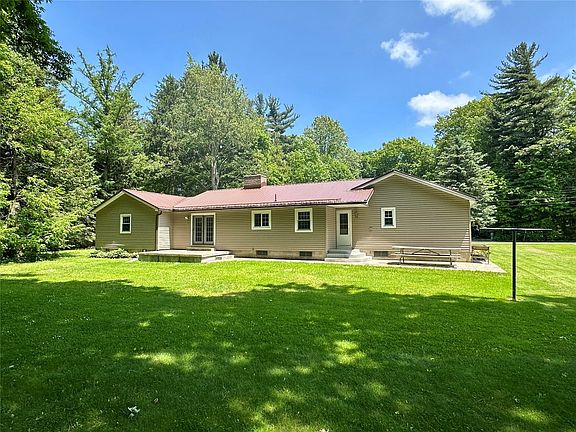 2nd image of 6140 Red Pine Ln