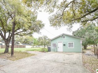 1105 E Loma Vista Ave, Victoria, TX 77901