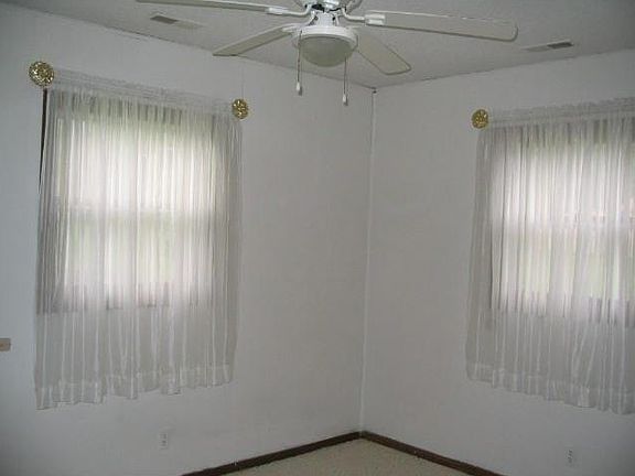 5th image of 3008 S Phillip Dr