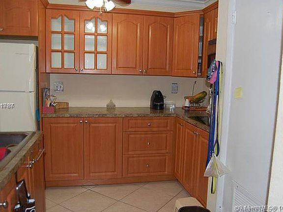 4th image of 8149 Lagos De Campo Blvd #B-1