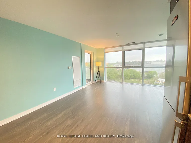 225 Village Green Sq #410 — Photo 31