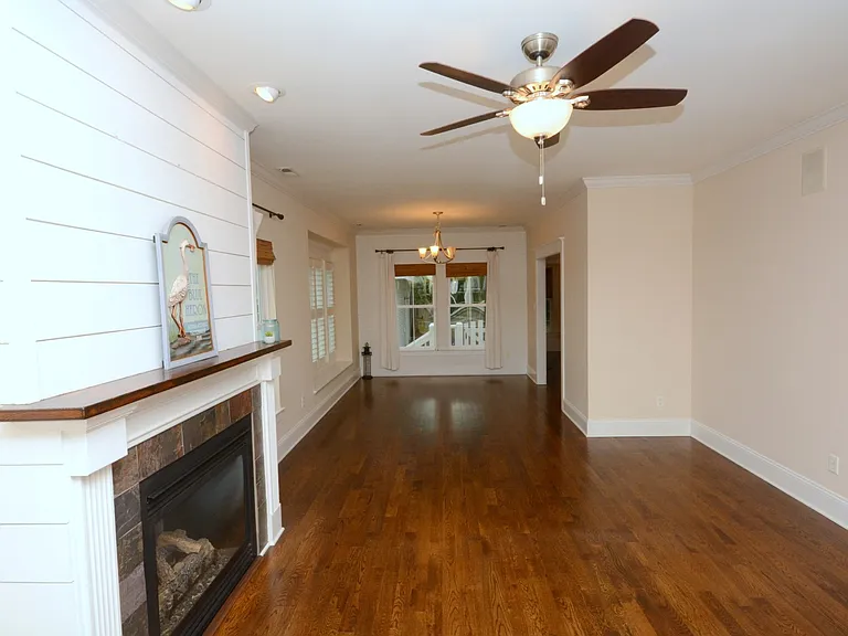 4116 Pretty Lake Ave — Photo 21