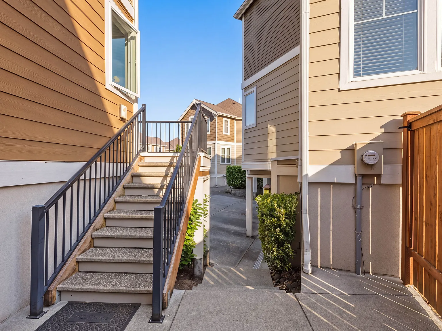 2 bed, 2.5 bath, 1232 sqft, $3,350 — Photo 3