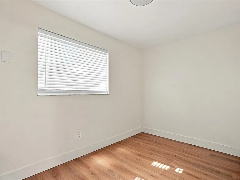 6701 S West Shore Blvd #7 — Photo 18