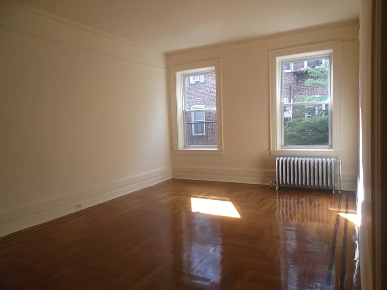 730-734 Park Avenue — Photo 3