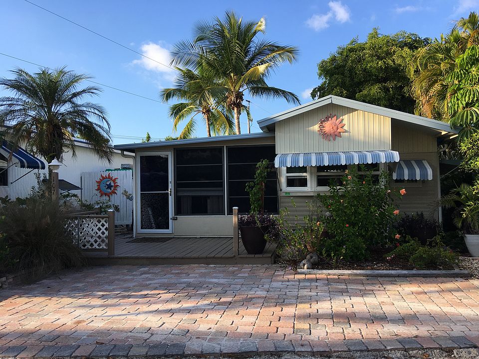 1st image of 1119 Periwinkle Way Unit 107