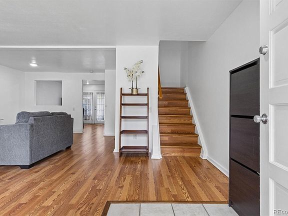 3rd image of 7711 W GLASGOW Place