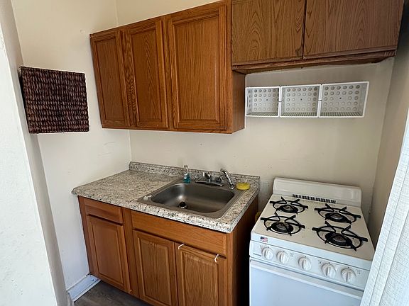 5th image of 319 Foxhall Ave #2