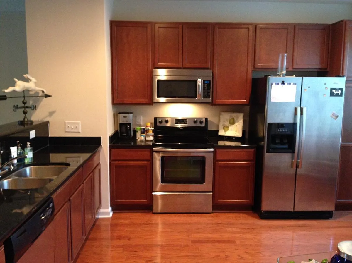 4 bed, 3.5 bath, 1912 sqft, $2,050 — Photo 4
