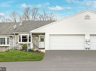 450 Greenleaf Ct #5, York, PA 17406