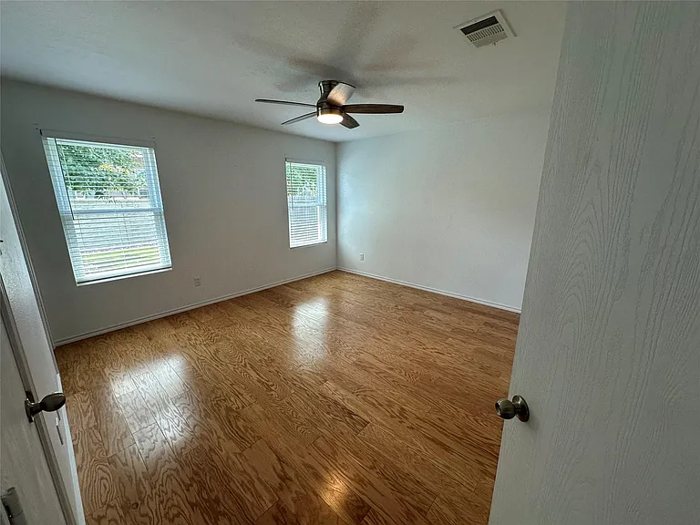 705 Morgan Dr — Photo 6
