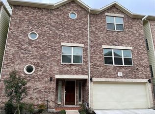 11506 Main Pine Dr, Houston, TX 77025