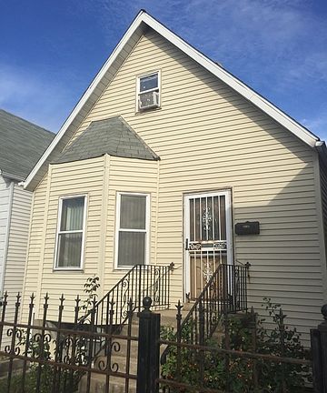 3rd image of 3751 S Kedzie Ave