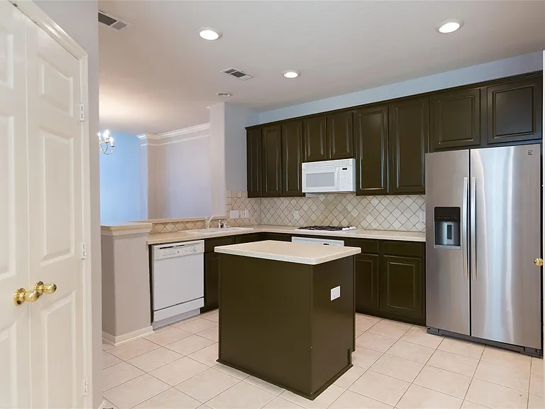 7907 Glenn Cliff Dr — Photo 4