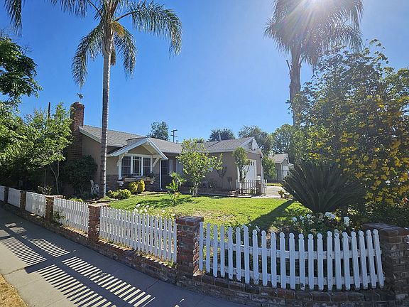 3rd image of 22957 Stagg St
